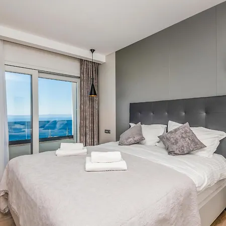 Gorgeous In ماكارسكا