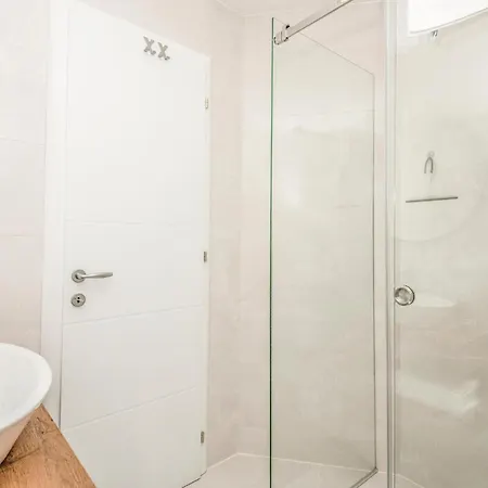 Gorgeous In * ماكارسكا