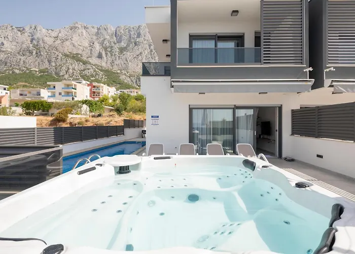 Gorgeous In * Makarska