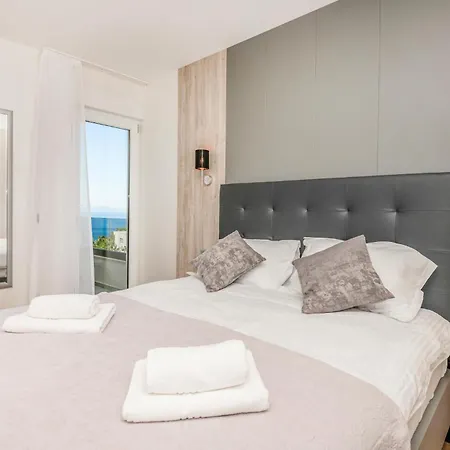 Gorgeous In Vikendica Makarska