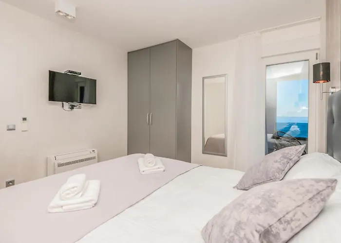 Gorgeous In * Makarská