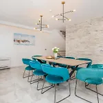 Gorgeous In Holiday home *